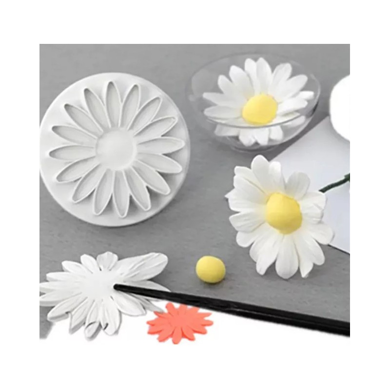 Daisy plunger cutter set of 3 (big)