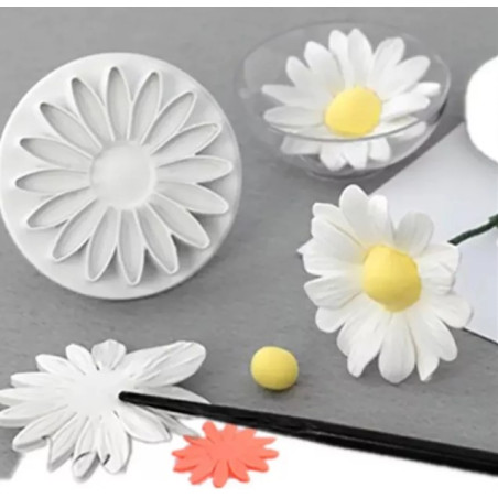 Daisy plunger cutter set of 3 (big)