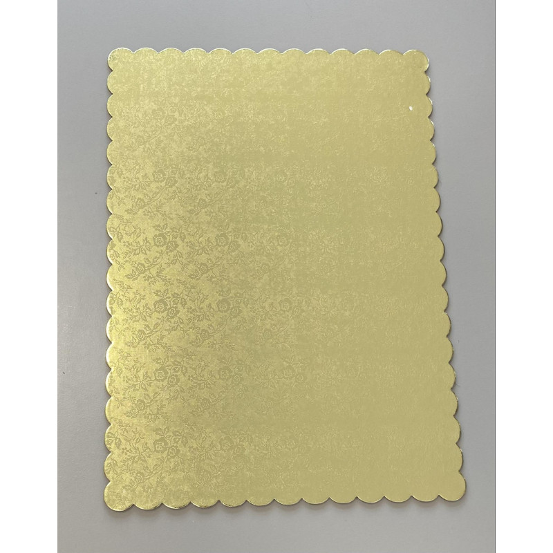 Cake Card with wavy edges 35x45cm