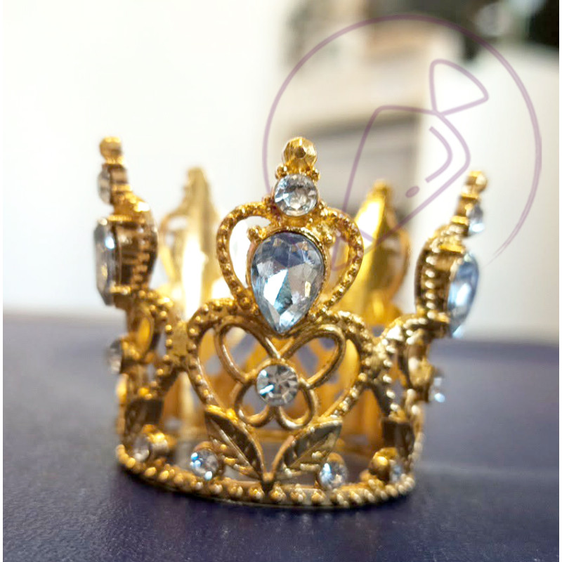 Korona arany, fehér köves