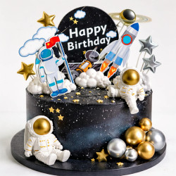 Astronaut cake decoration set