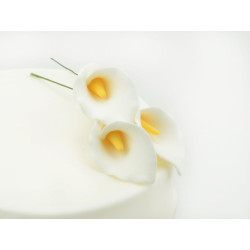Calla Lilly sugar flower 3...