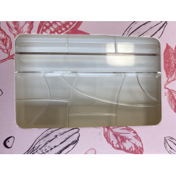 Broken pattern polycarbonate chocolate bar mold