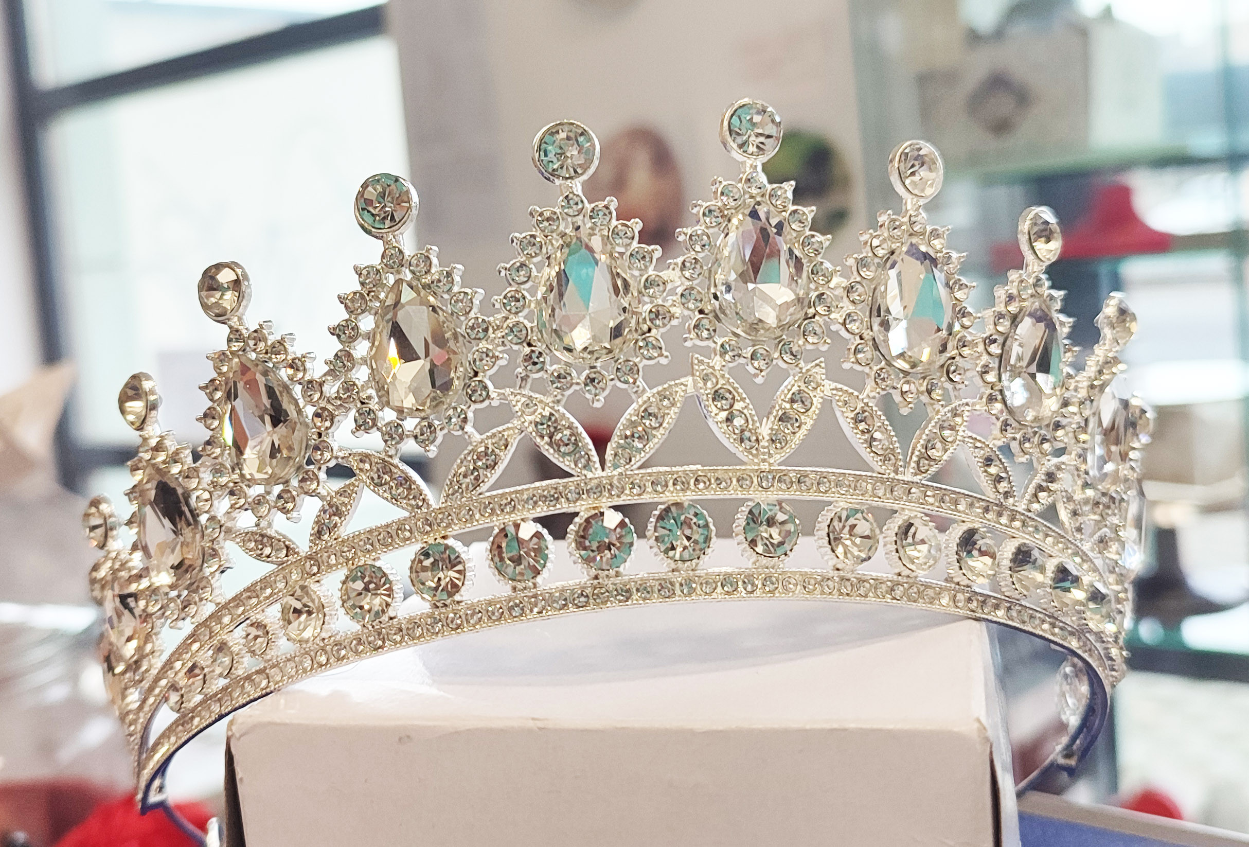 Korona, tiara ezüst hercegnős