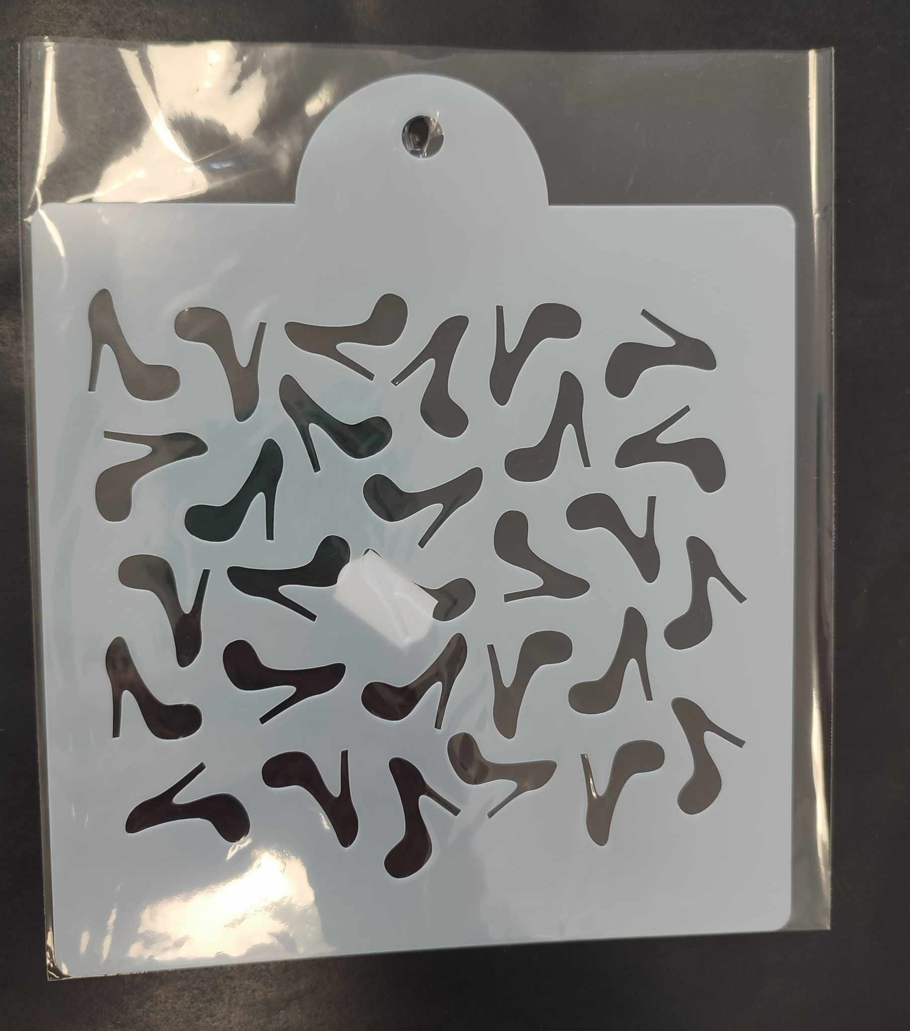 Magassarkús csajos stencil 15x15 cm