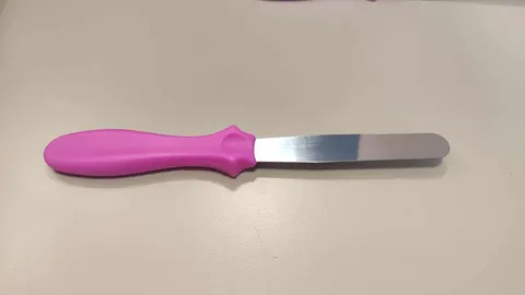 Cake palette knife 22cm pink